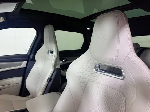 Certified 2026 Jaguar F-PACE R-Dynamic S AWD/4WD image 6