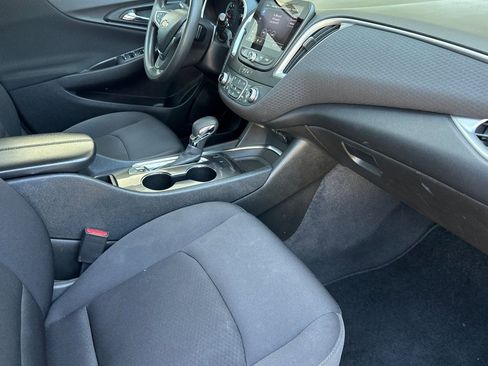 Used 2022 Chevrolet Malibu LT FWD image 16