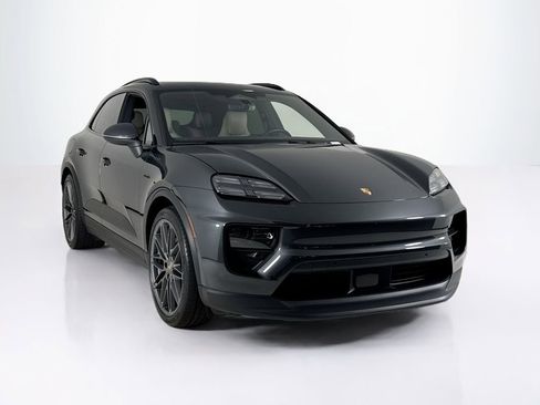 Used 2024 Porsche Macan 4 Electric AWD/4WD image 7