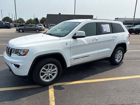 Used 2020 Jeep Grand Cherokee Laredo AWD/4WD image 16