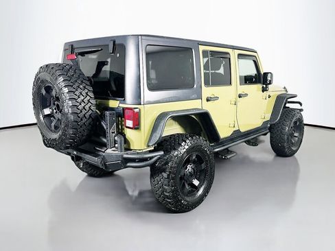 Used 2013 Jeep Wrangler Unlimited Rubicon w/ Connectivity Group image 7