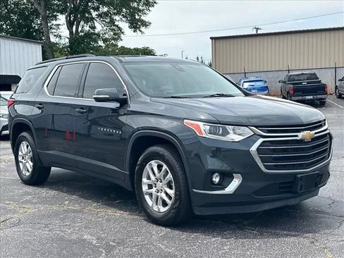 Certified 2020 Chevrolet Traverse LT FWD image 2
