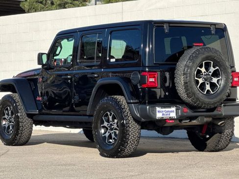 Used 2018 Jeep Wrangler Unlimited Rubicon image 3