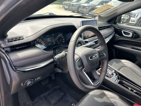 Used 2024 Jeep Compass Trailhawk image 15