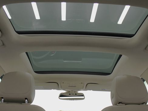 Used 2017 Mercedes-Benz GLC 300 w/ Premium 1 Package image 70