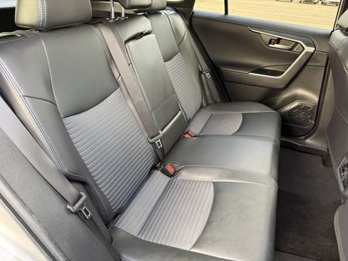 Used 2025 Toyota RAV4 XSE AWD/4WD image 28