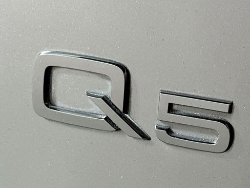 Used 2023 Audi Q5 2.0T Premium Plus w/ Premium Plus Package AWD/4WD image 10