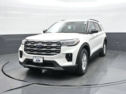 New 2026 Ford Explorer Active w/ Active Comfort Package RWD image 17