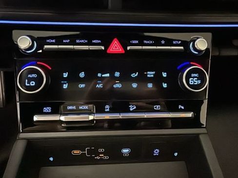 Certified 2025 Hyundai Santa Fe Calligraphy FWD image 22