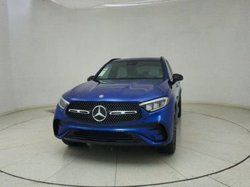 Used 2025 Mercedes-Benz GLC 350e 4MATIC w/ AMG Line image 70