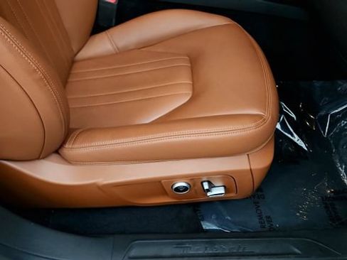 Used 2022 Maserati Levante Modena AWD/4WD image 39