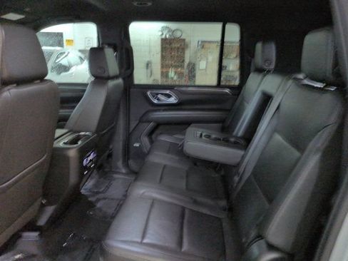 Used 2023 Chevrolet Suburban LT AWD/4WD image 13
