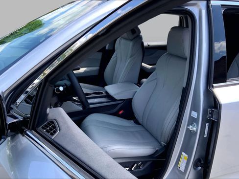 Used 2026 Acura MDX SH-AWD w/ Technology Package image 8