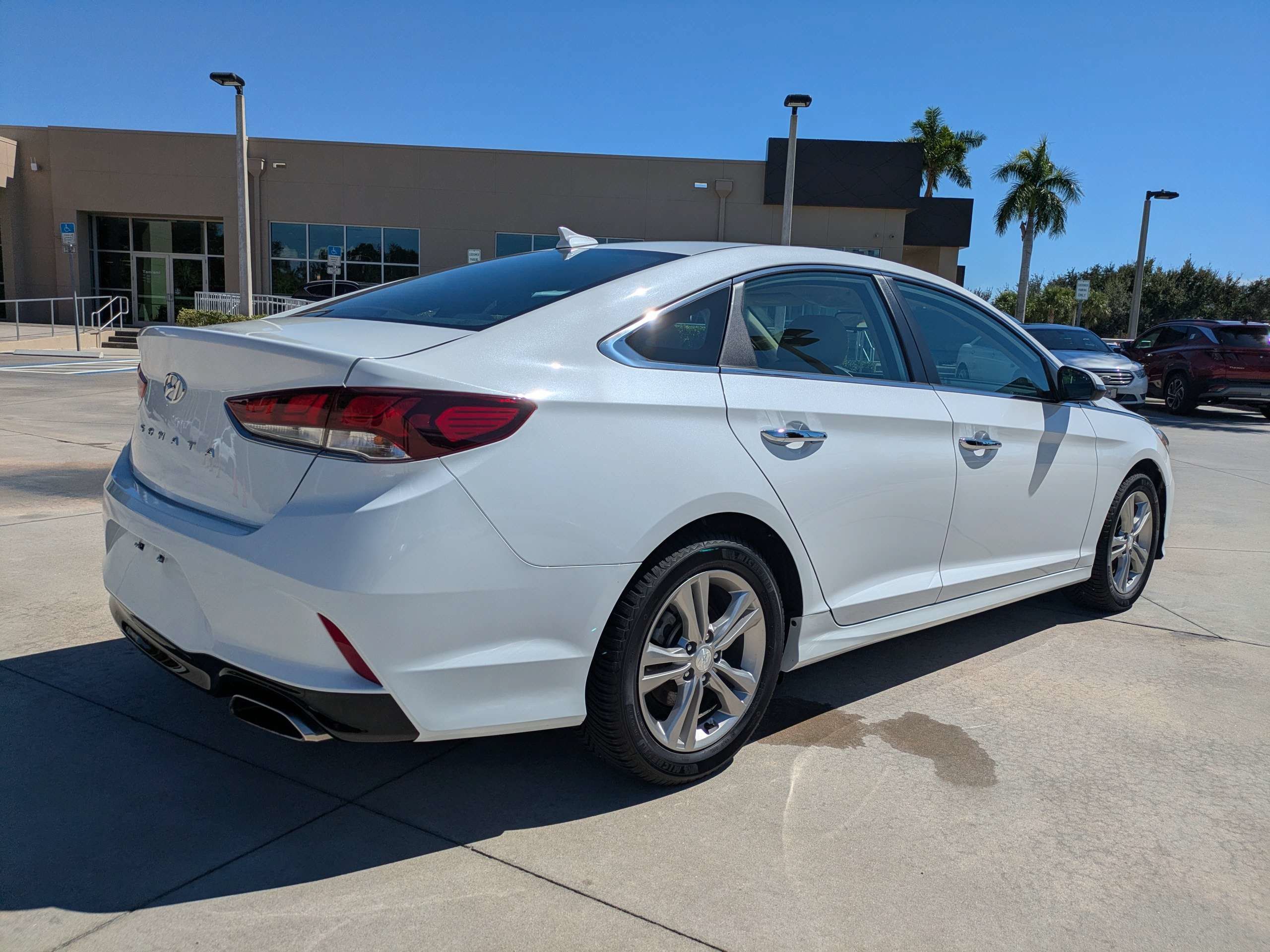 Used 2019 Hyundai Sonata SEL w/ Tech Package 02 FWD image 2
