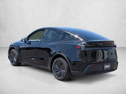 Used 2026 Tesla Model Y 2WD image 7