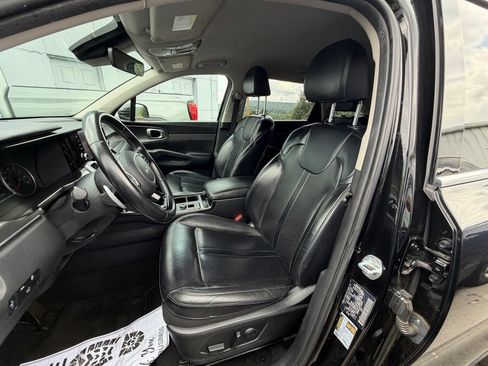 Used 2023 Kia Sorento EX AWD/4WD image 9