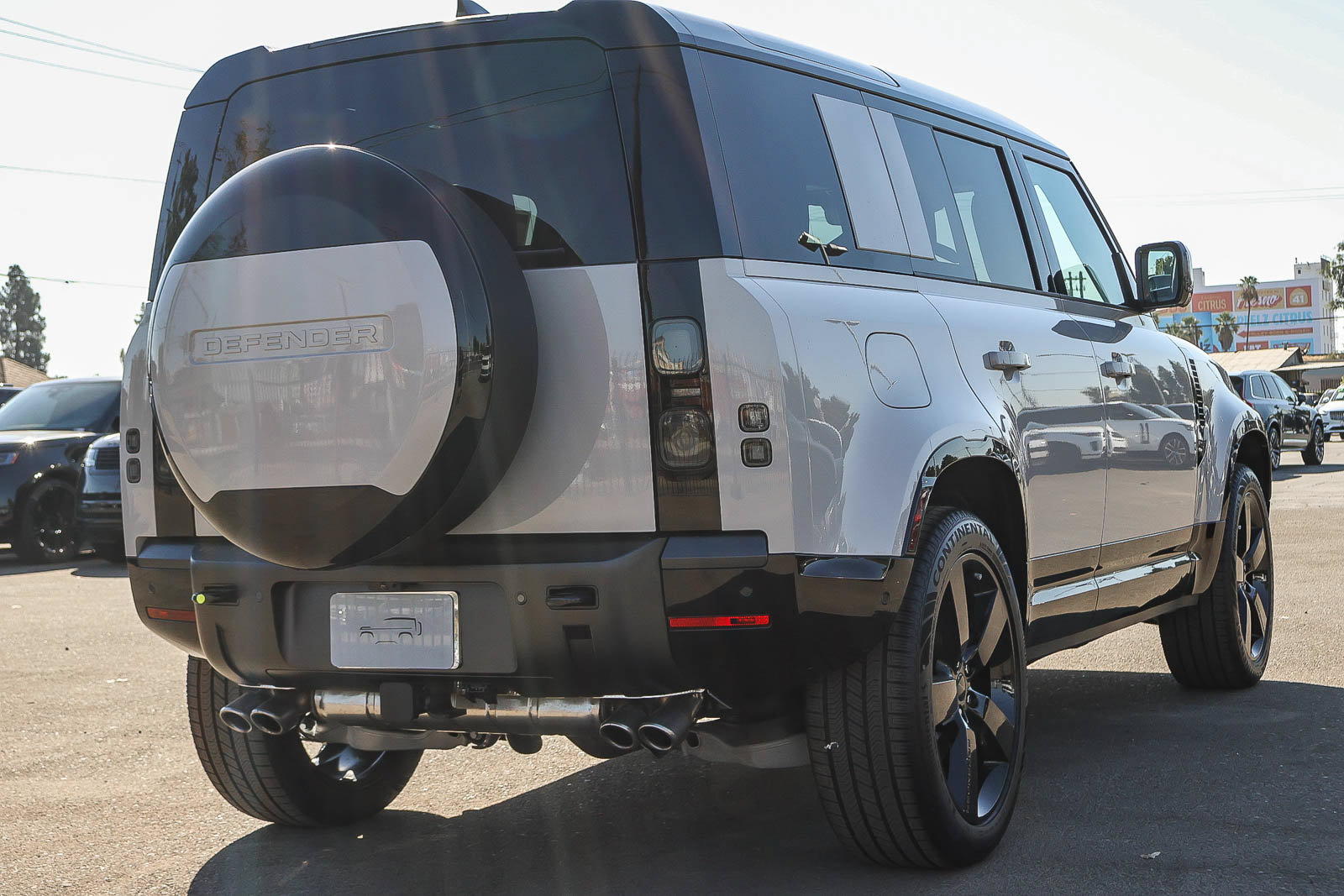 New 2026 Land Rover Defender 110 X-Dynamic SE AWD/4WD image 5