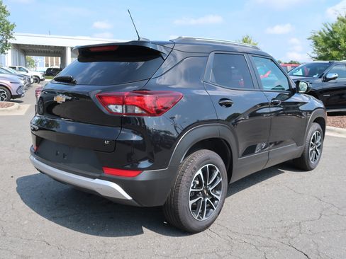 Used 2024 Chevrolet TrailBlazer LT AWD/4WD image 10