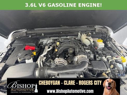 Used 2024 Jeep Wrangler Unlimited Rubicon AWD/4WD image 10