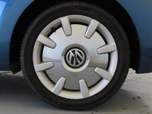 Used 2019 Volkswagen Beetle 2.0T SE image 28