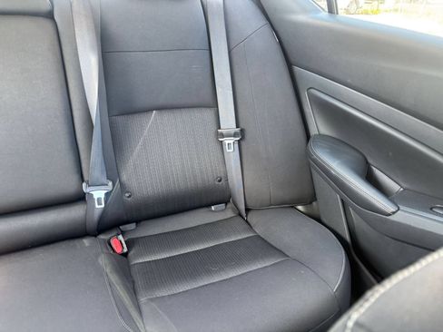 Used 2025 Nissan Altima 2.5 SV FWD image 37