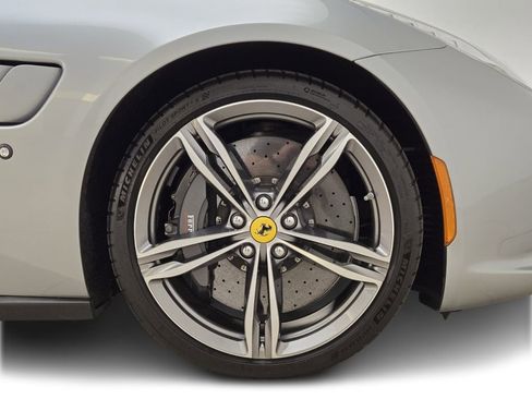 Used 2017 Ferrari GTC4Lusso AWD/4WD image 12