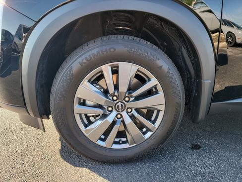 Used 2025 Nissan Pathfinder SV w/ SV Premium Package image 9