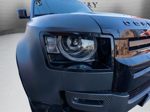 Used 2023 Land Rover Defender 110 V8 image 7