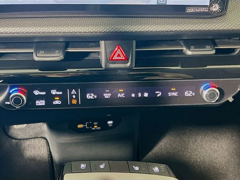 New 2025 Kia EV6 Wind image 14