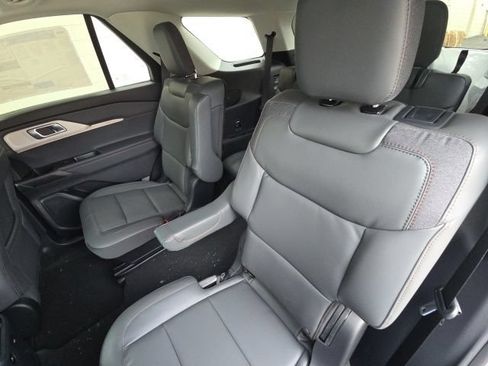 New 2026 Ford Explorer Active w/ Active Comfort Package AWD/4WD image 16