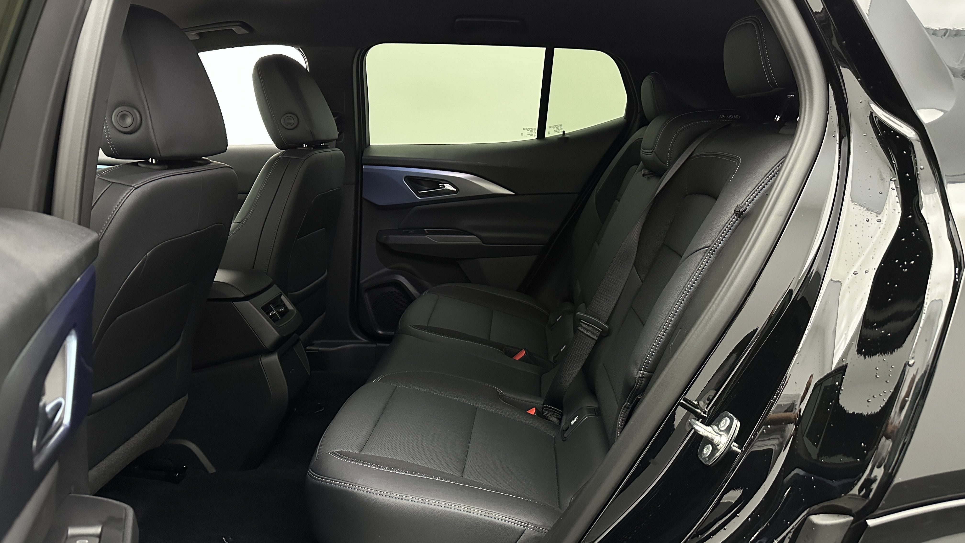 Used 2024 Chevrolet Equinox EV LT FWD image 27