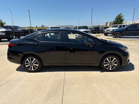 Used 2025 Nissan Versa SV FWD image 6