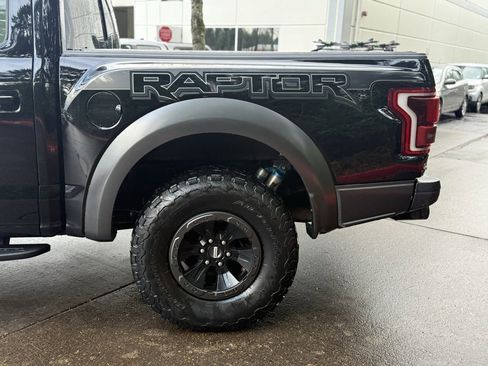 Used 2018 Ford F150 Raptor w/ Equipment Group 802A Luxury image 9