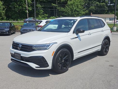 Certified 2024 Volkswagen Tiguan SE R-Line AWD/4WD image 25