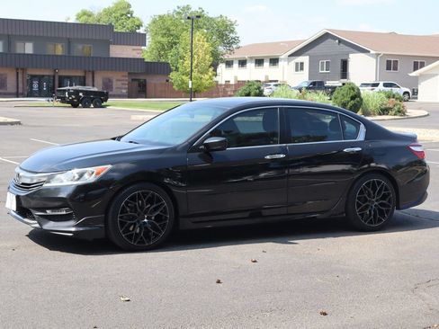Used 2016 Honda Accord Sport image 10