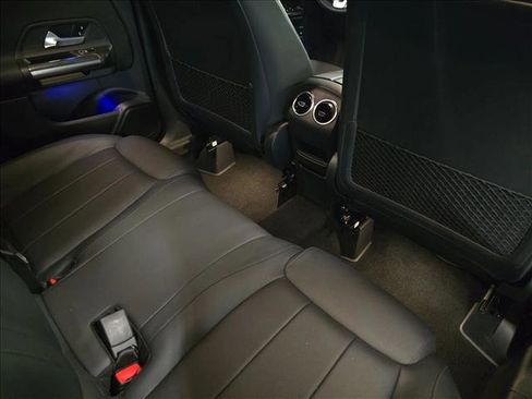 Used 2021 Mercedes-Benz GLA 250 4MATIC image 11