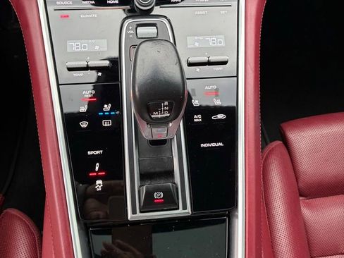 Used 2018 Porsche Panamera 4S image 43