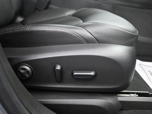 Used 2020 Buick Envision Essence image 9