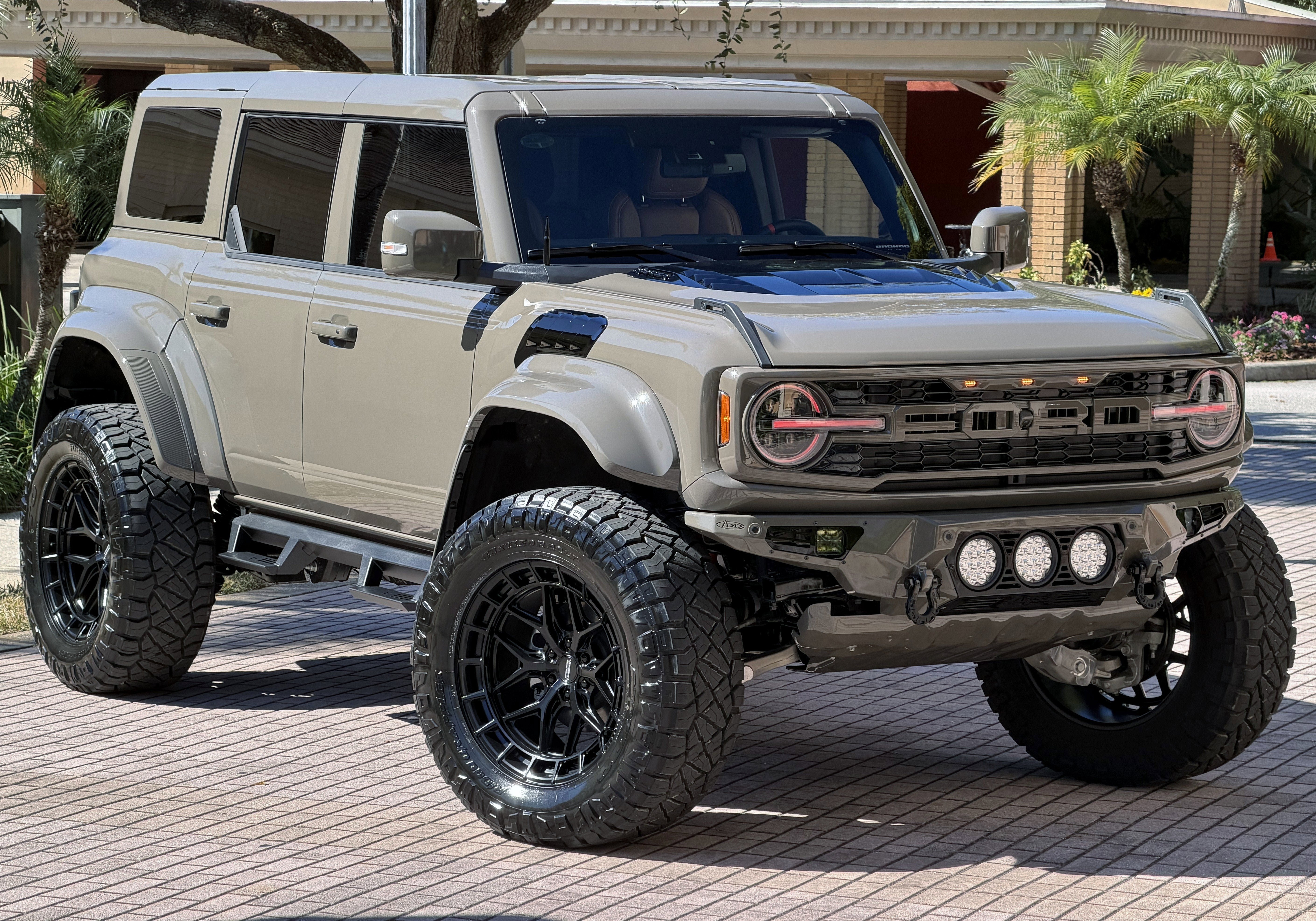 Used 2025 Ford Bronco Raptor AWD/4WD image 3