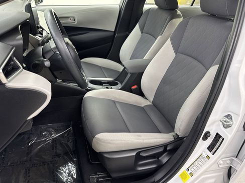 Used 2024 Toyota Corolla LE image 4