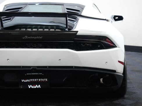 Used 2018 Lamborghini Huracan LP 610-4 AWD/4WD image 18