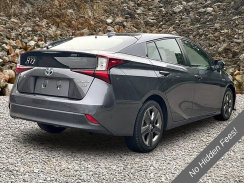 Used 2022 Toyota Prius XLE FWD image 2