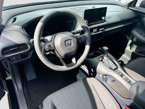 Used 2023 Honda HR-V LX image 6
