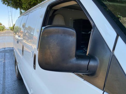 Used 2021 Chevrolet Express 2500 RWD image 15