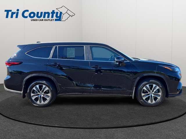 Certified 2026 Toyota Highlander XLE AWD/4WD image 9