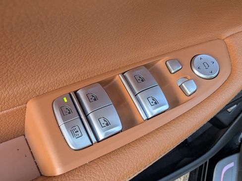 Used 2022 BMW 740i xDrive image 14