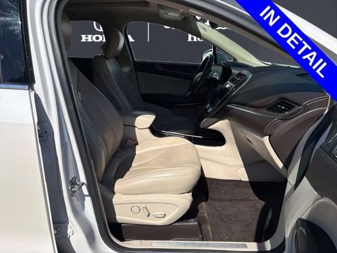 Used 2017 Lincoln MKC Reserve w/ Lincoln MKC Climate Package AWD/4WD image 15