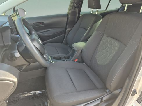 Used 2025 Toyota Corolla LE FWD image 18