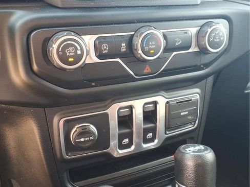 Used 2018 Jeep Wrangler Sport AWD/4WD image 10