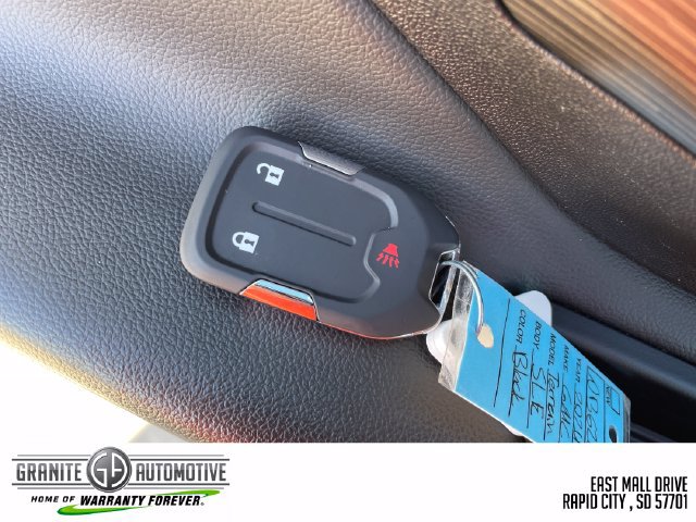 Used 2024 GMC Terrain SLE AWD/4WD image 15
